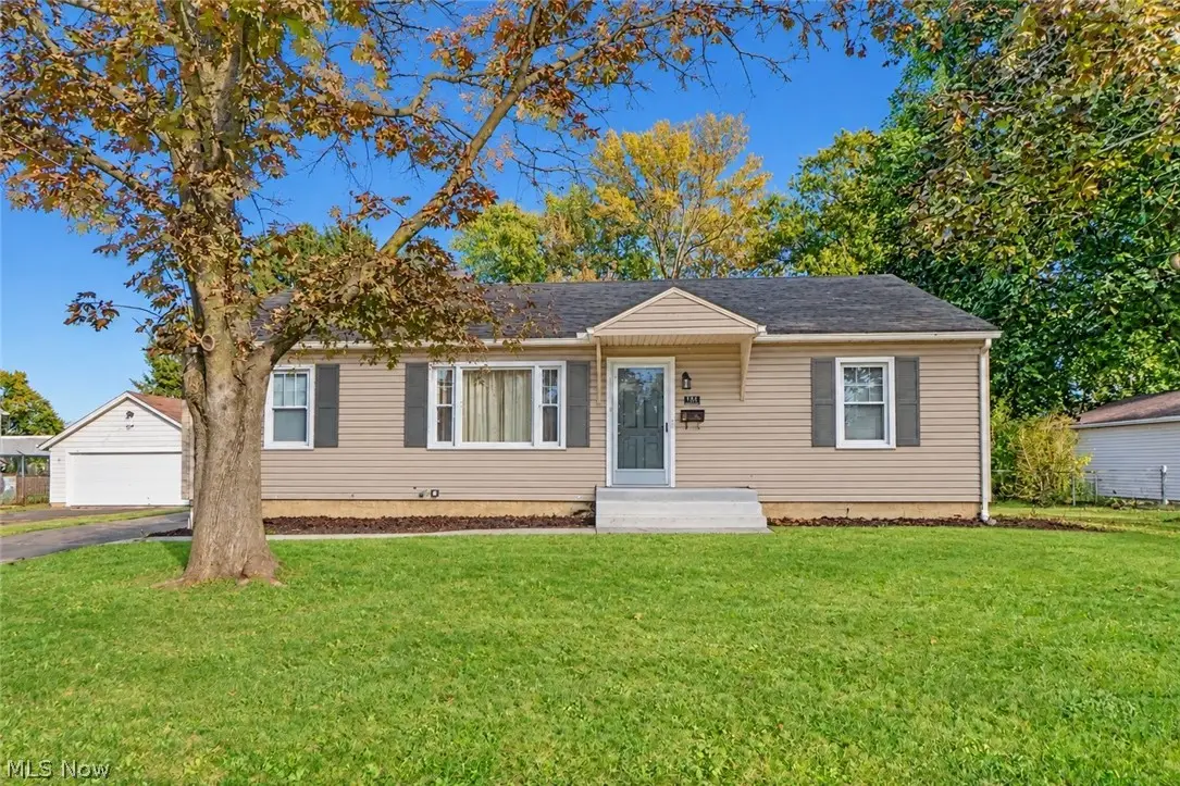 364 25th Nw Street, Massillon, OH 44647 - #1