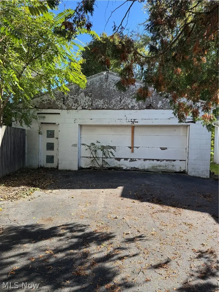 17 N Hartford Avenue, Youngstown, OH 44509 - #2