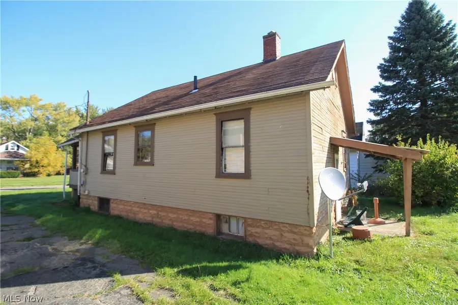 919 E Dewey Avenue, Youngstown, OH 44502 - #3