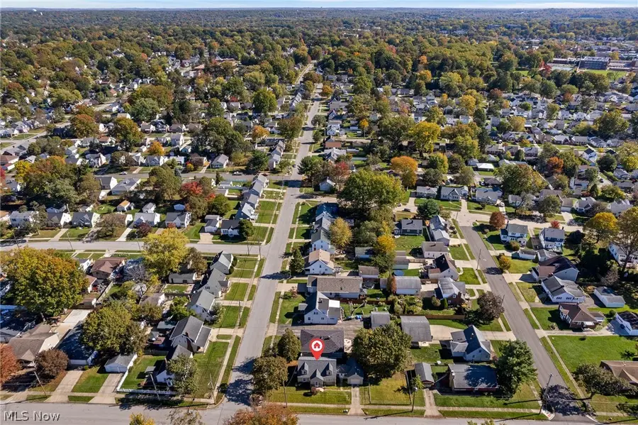2597 11th Street, Cuyahoga Falls, OH 44221 - #3