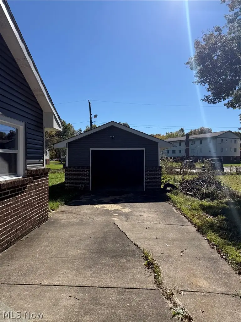 3203 Mcguffey Road, Youngstown, OH 44505 - #3