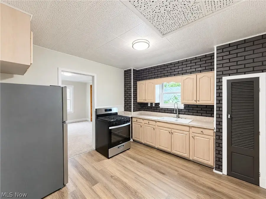 4202 Gifford Avenue, Cleveland, OH 44109 - #2