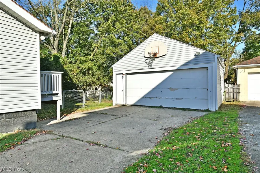 28 Walnut Street, Struthers, OH 44471 - #2
