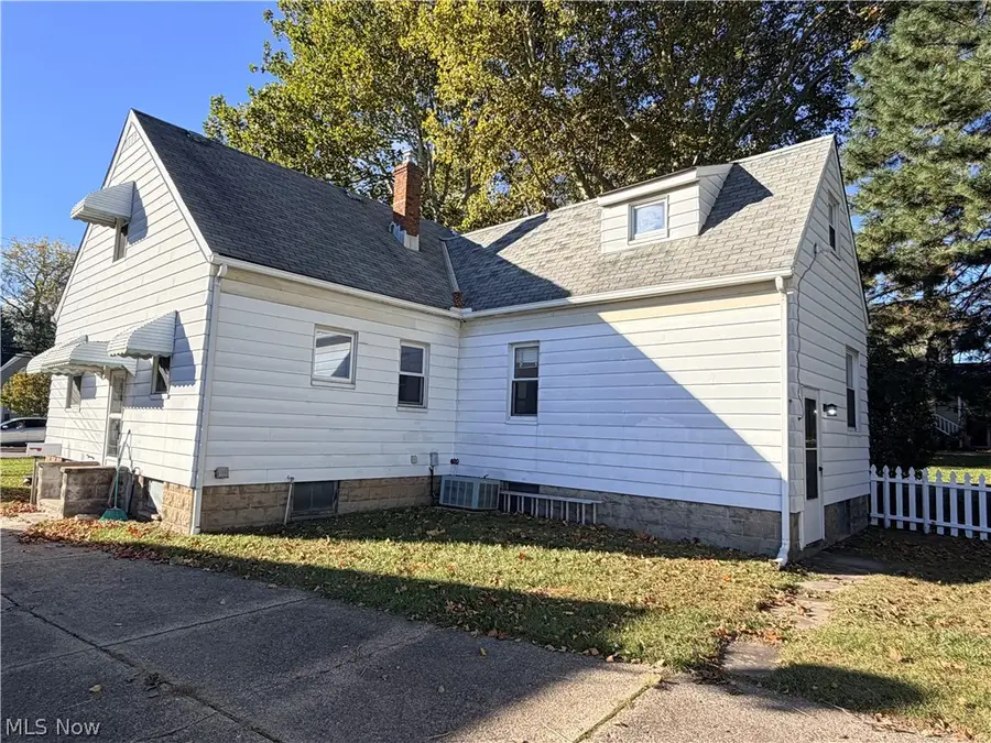4581 E 49th Street, Cuyahoga Heights, OH 44125 - #2