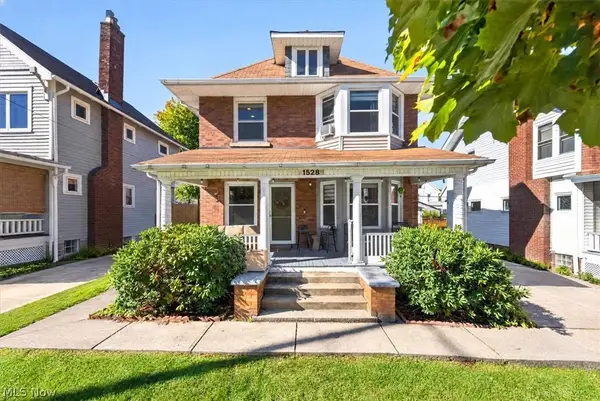 1528 Lauderdale Avenue, Lakewood, OH 44107