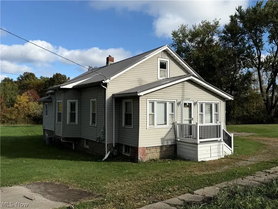 1237 E 21st Street, Ashtabula, OH 44004 - #3