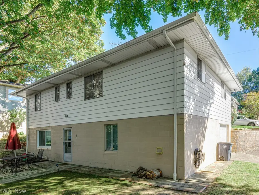 548 Gibbs Road, Akron, OH 44312 - #3
