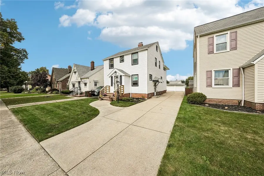 2902 Lincoln Avenue, Parma, OH 44134 - #3