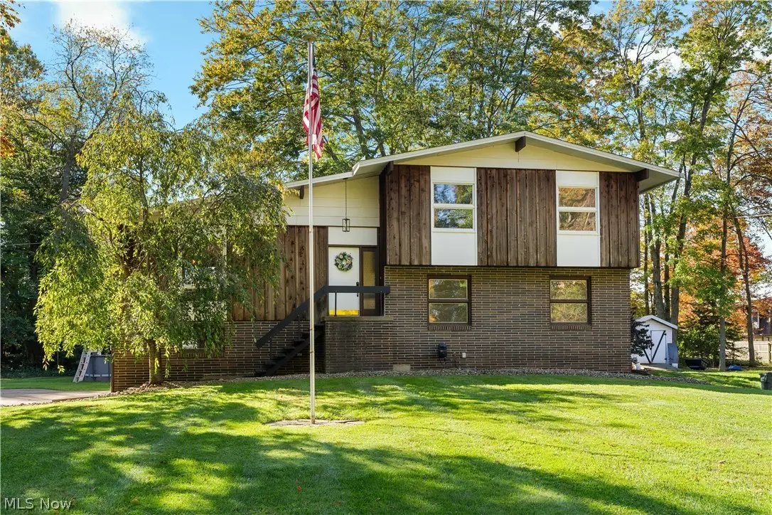 1734 E Broad Street, Louisville, OH 44641 - #1