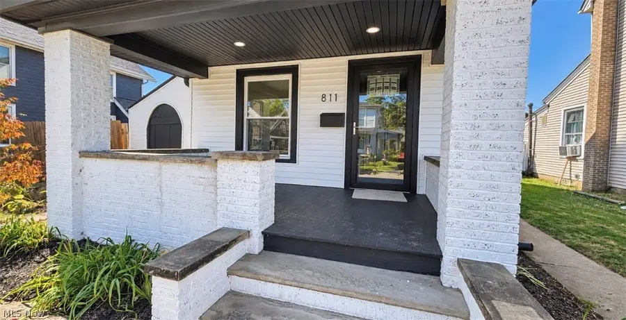 811 7th Sw Street, Massillon, OH 44647 - #2