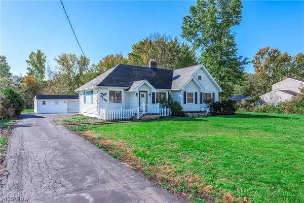27087 Cook Road, Olmsted Twp, OH 44138