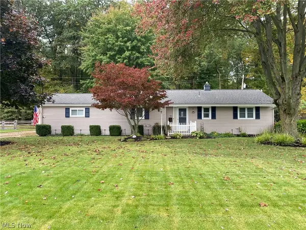 198 Crestwood Drive, Avon Lake, OH 44012