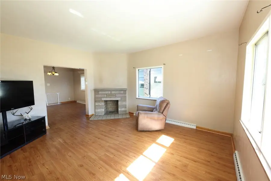 525 Virginia Avenue, Chester, WV 26034 - #3