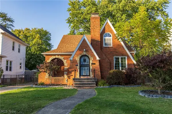 16936 Woodbury Avenue, Cleveland, OH 44135