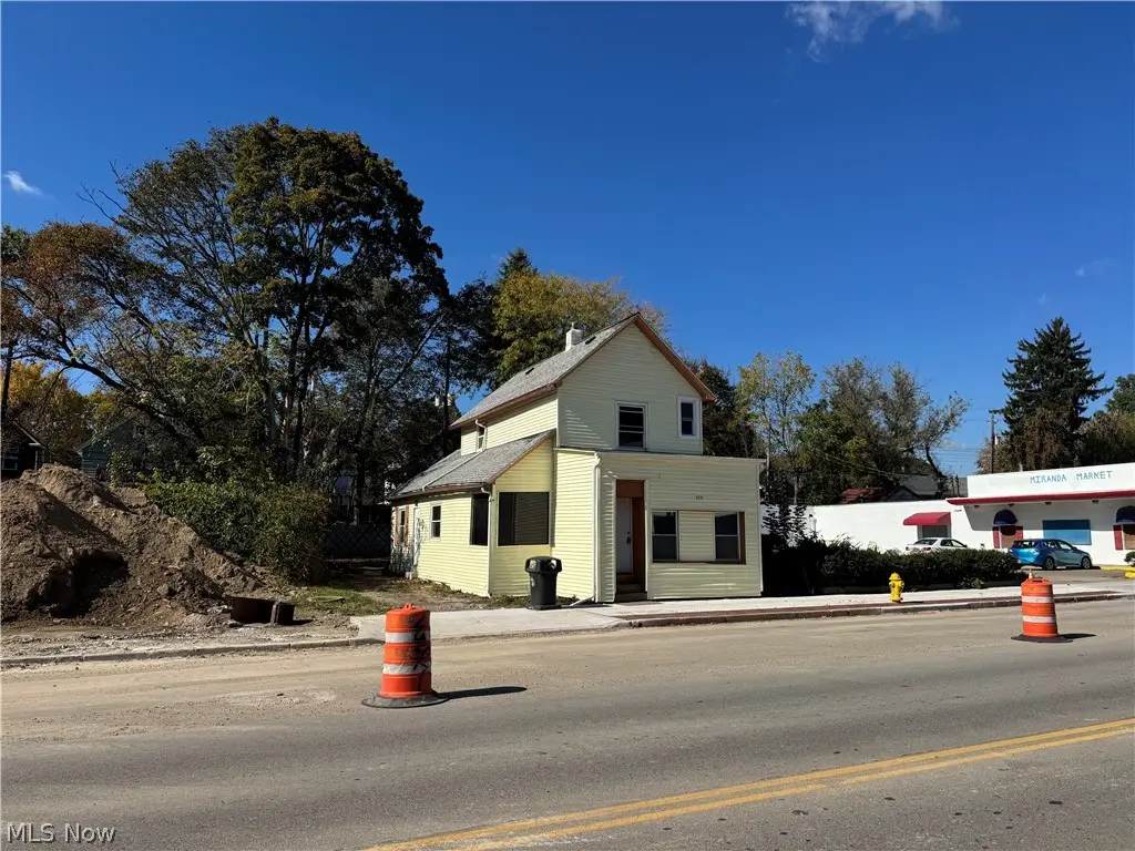 868 N Main Street, Akron, OH 44310 - #1
