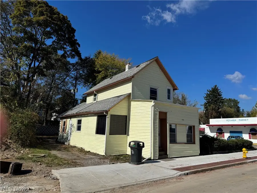 868 N Main Street, Akron, OH 44310 - #3