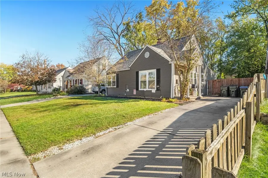 2319 26th Street, Cuyahoga Falls, OH 44223 - #2