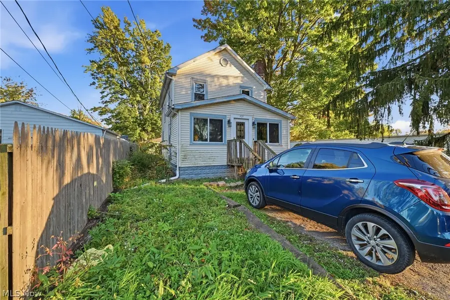 429 Lake Shore Boulevard, Painesville, OH 44077 - #3