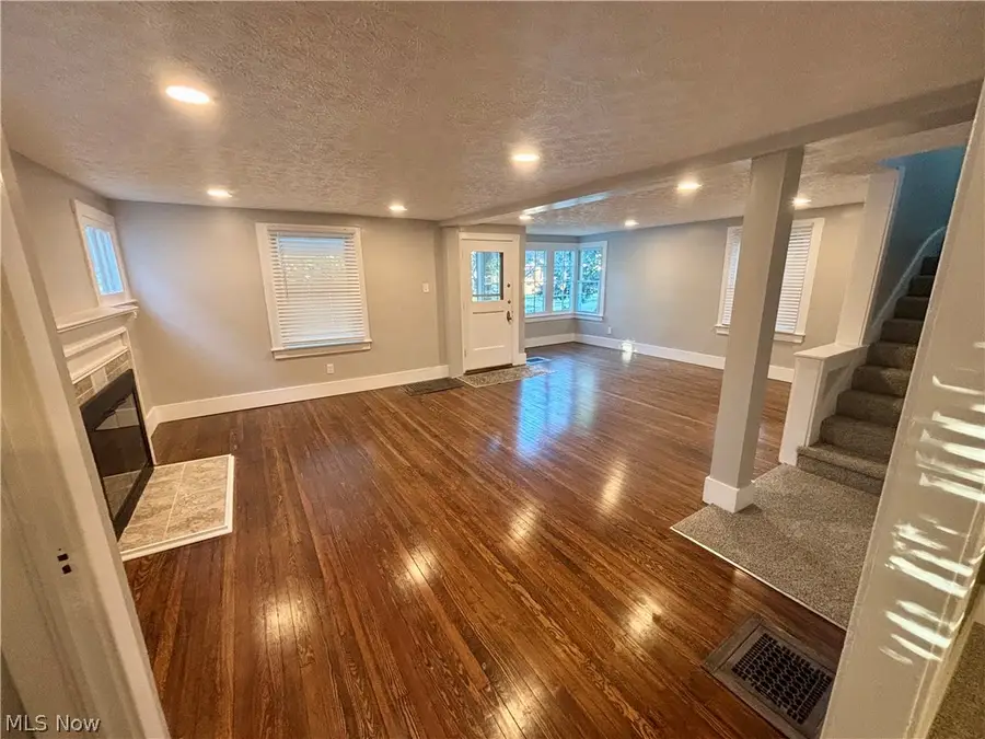 18104 Landseer Road, Cleveland, OH 44119 - #2
