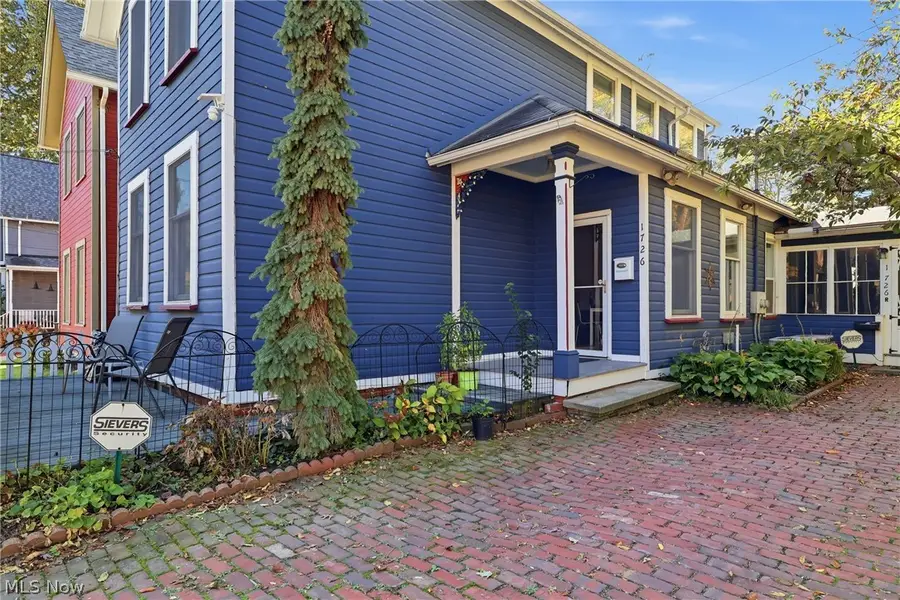 1726 W 31st Place, Cleveland, OH 44113 - #3