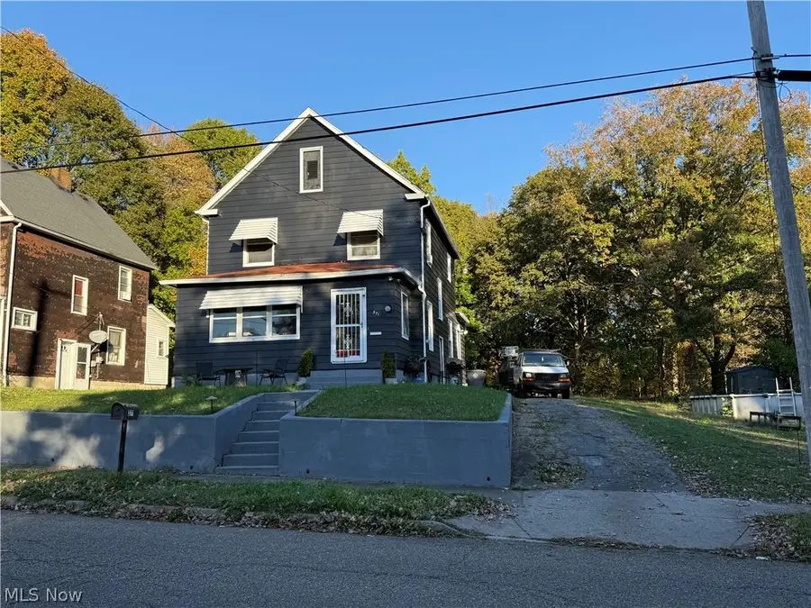 371 S Jackson Street, Youngstown, OH 44506 - #3