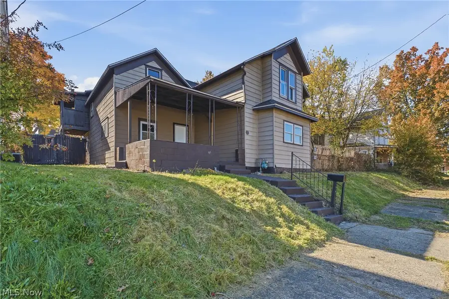 61 E Columbia Street, Alliance, OH 44601 - #2