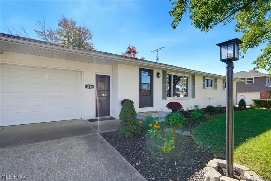 1526 Edmar Street, Louisville, OH 44641 - #3