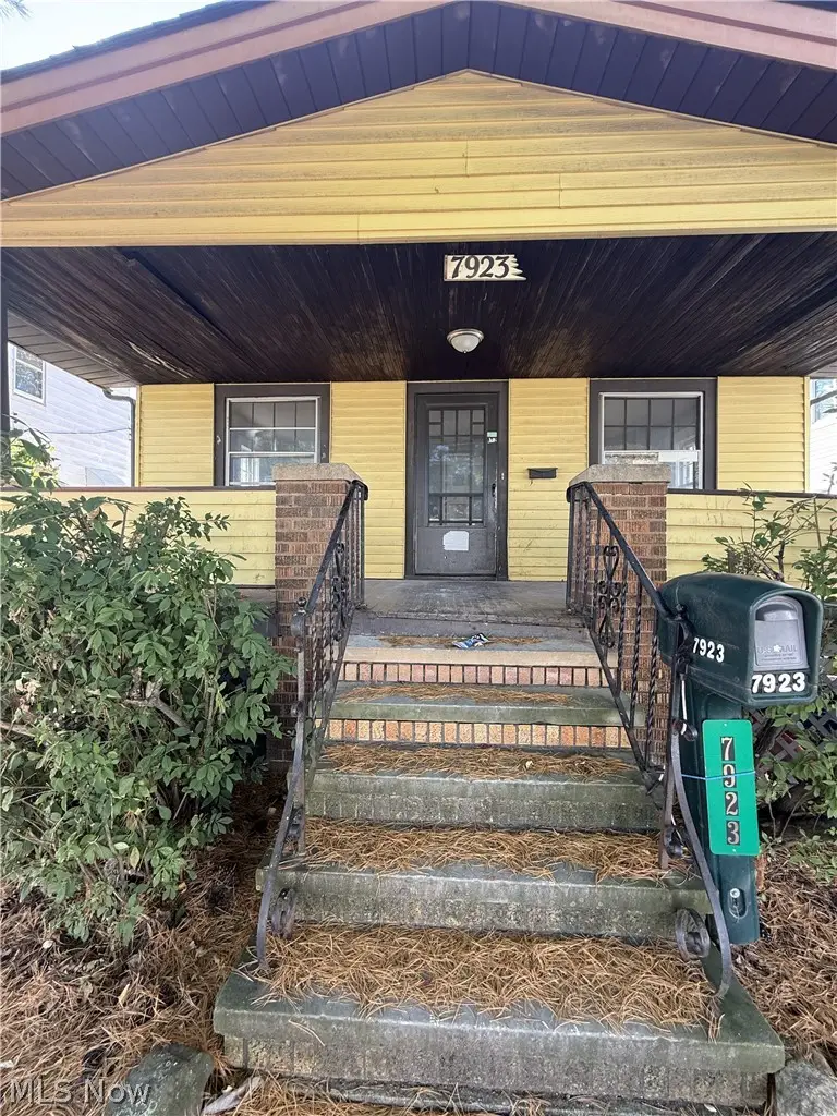 7923 Jameson Road, Parma, OH 44129 - #2
