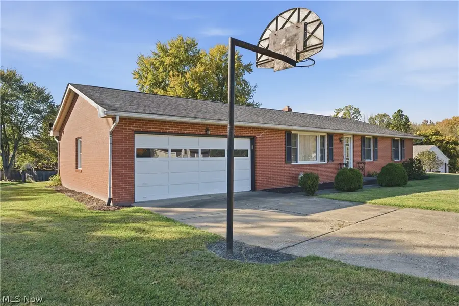 5670 Valerius Sw Street, Navarre, OH 44662 - #3
