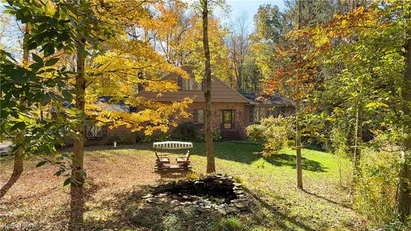 8217 W River Drive, Novelty, OH 44072
