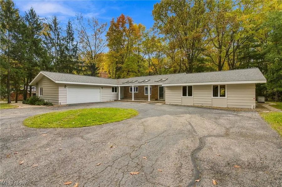 28400 S Woodland Road, Pepper Pike, OH 44124 - #2