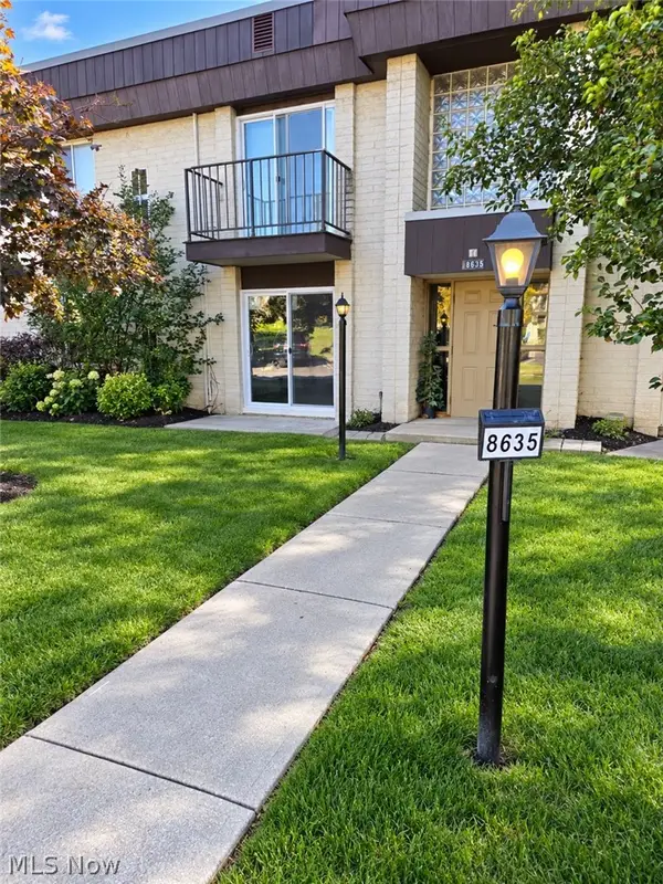 8635 N Akins Road #101, North Royalton, OH 44133