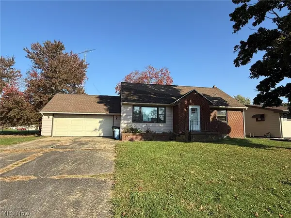 171 25th Se Street, New Philadelphia, OH 44663