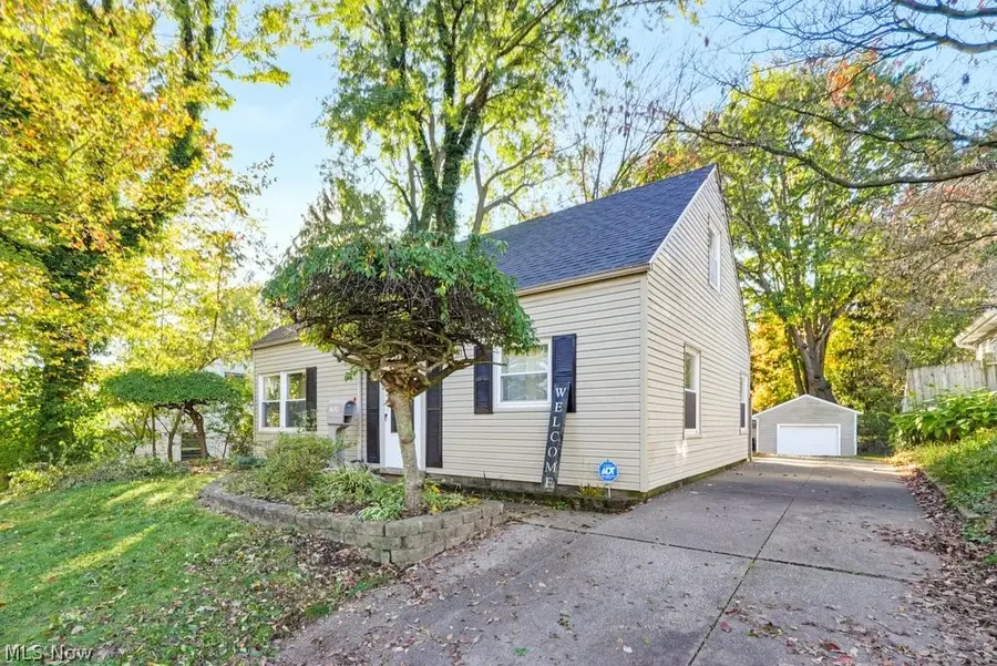 1528 Myrtle Avenue, Cuyahoga Falls, OH 44221 - #2