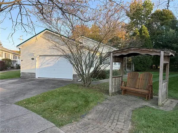 135 Phoenix Nw Drive, Dover, OH 44622