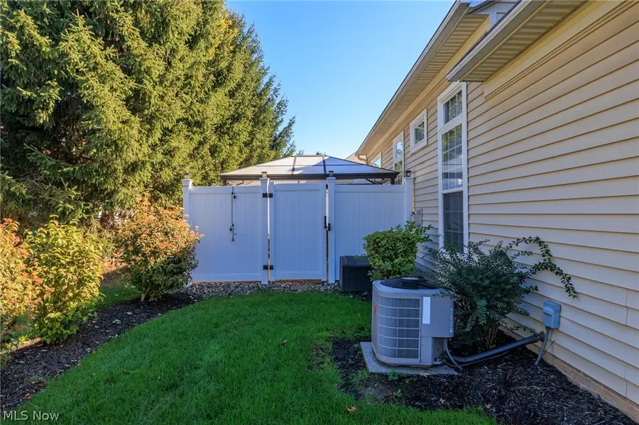 18382 Winding Oak Drive, Middleburg Heights, OH 44130 - #3