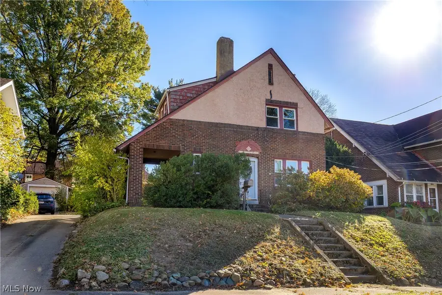 405 Saint Leger Avenue, Akron, OH 44305 - #3