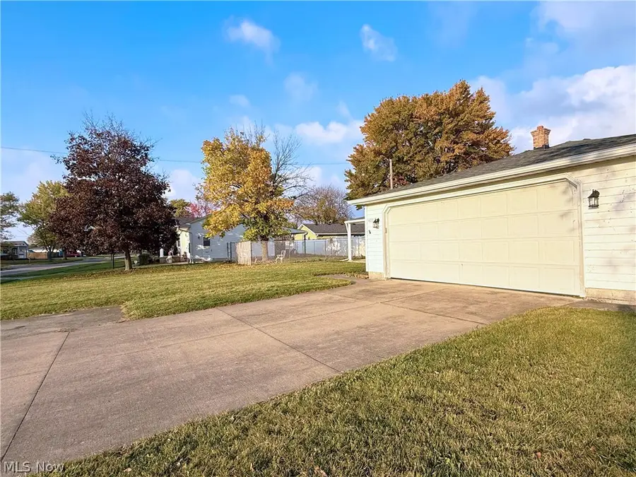 4221 Marshall Avenue, Lorain, OH 44053 - #3