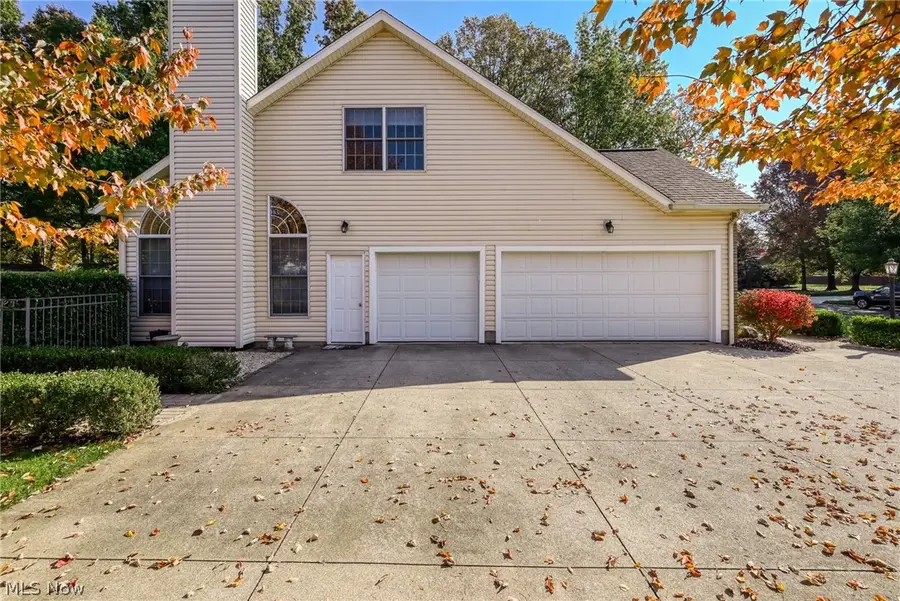 425 Middlestone Way, Cuyahoga Falls, OH 44223 - #2