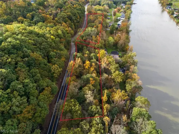 North River Road, Zanesville, OH 43701