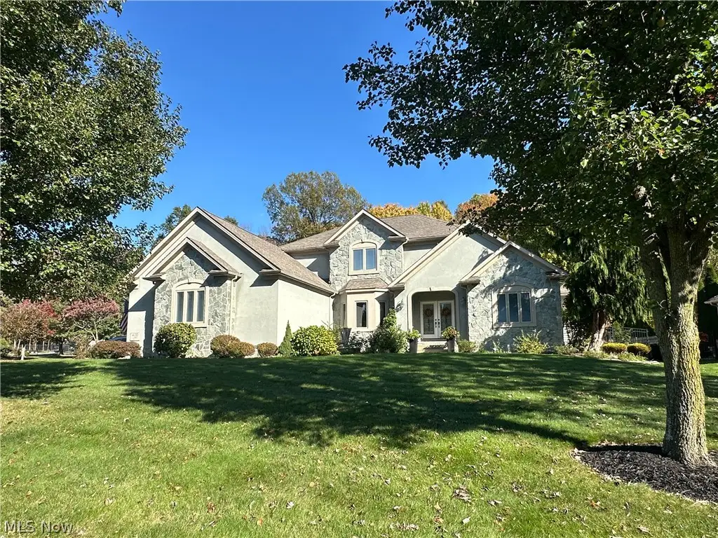 400 Amber Se Drive, Warren, OH 44484 - #1