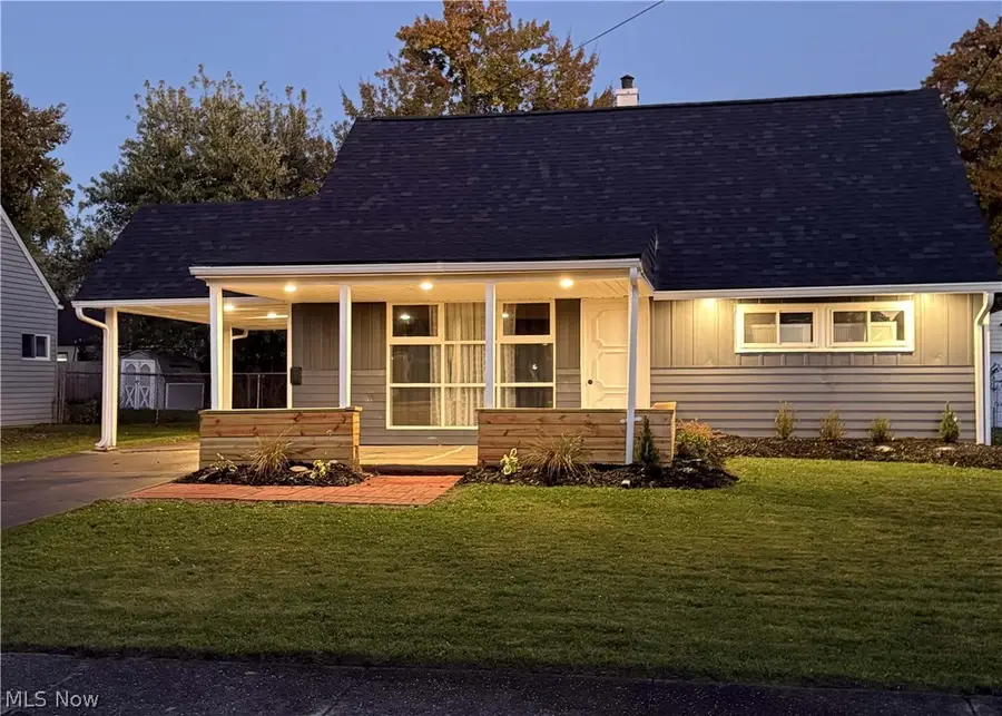 345 N Edgehill Avenue, Austintown, OH 44515 - #2