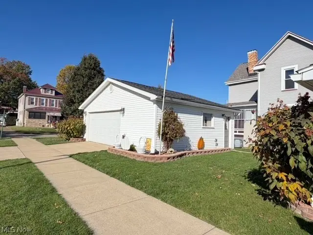 311 E 7th Street, Uhrichsville, OH 44683 - #2