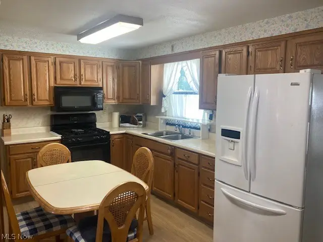 3902 Niles Carver, Mineral Ridge, OH 44440 - #3