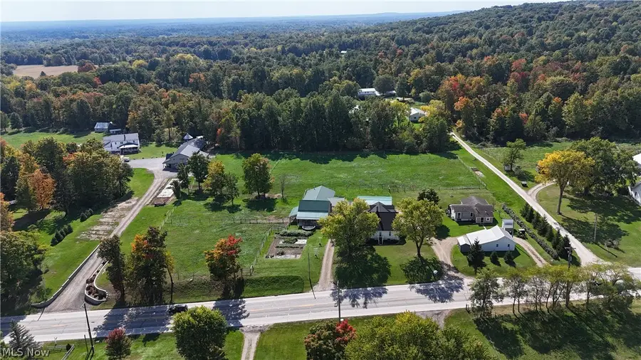 5307 Kinsman Rd, Middlefield, OH 44062 - #2