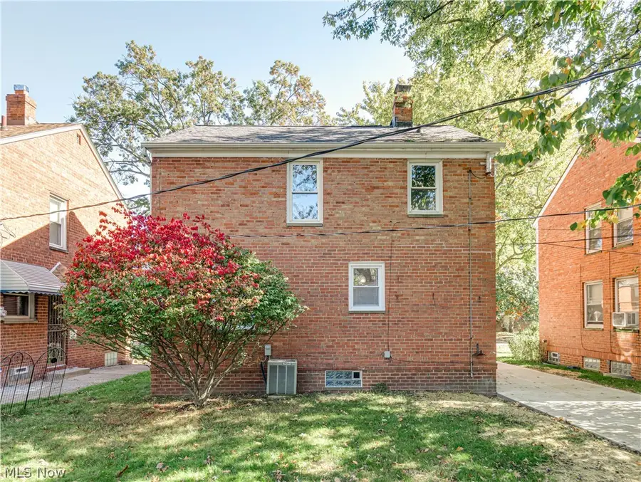 5534 Beechwood Avenue, Maple Heights, OH 44137 - #2