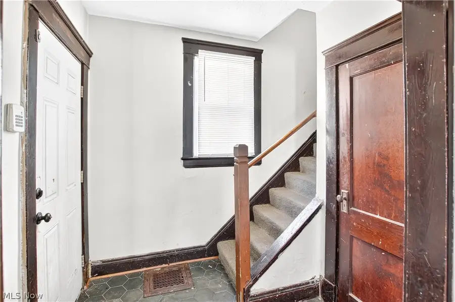 14809 Darwin Avenue, Cleveland, OH 44110 - #3