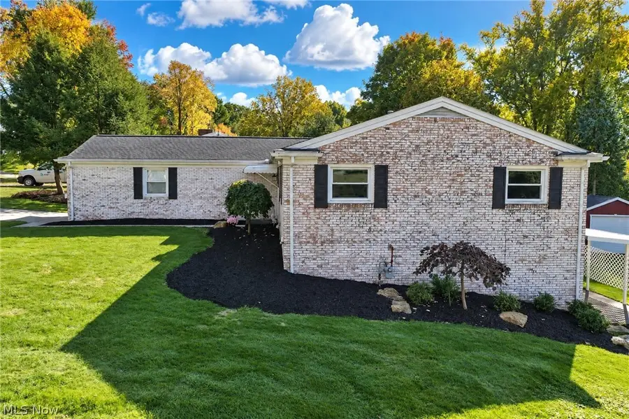 907 Lindy Lane Sw Avenue, North Canton, OH 44720 - #2