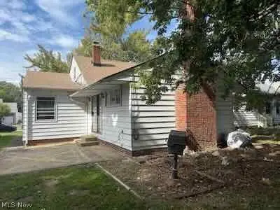 377 Halle Drive, Euclid, OH 44132 - #2