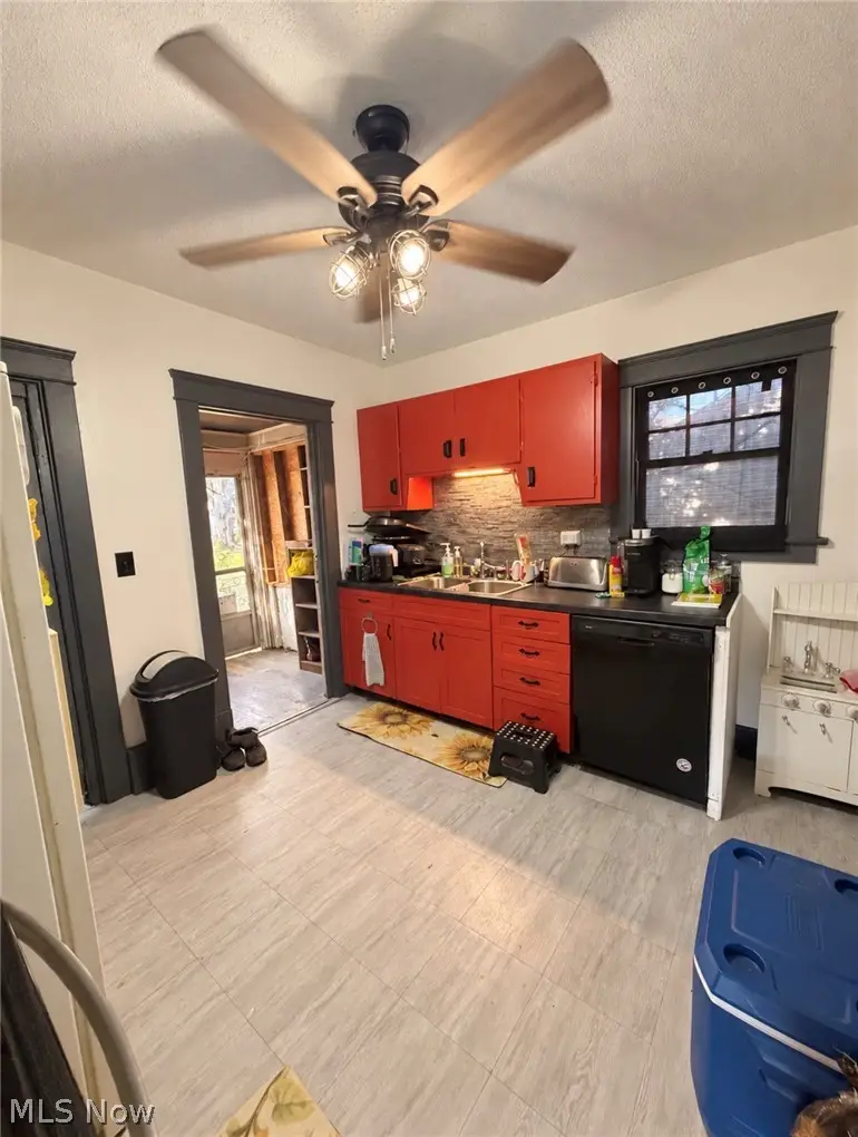 996 Hazelwood Se Avenue, Warren, OH 44484 - #2